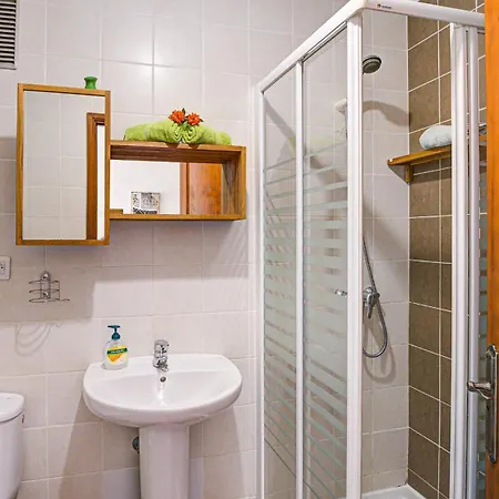 Private Terrace House With Wifi *